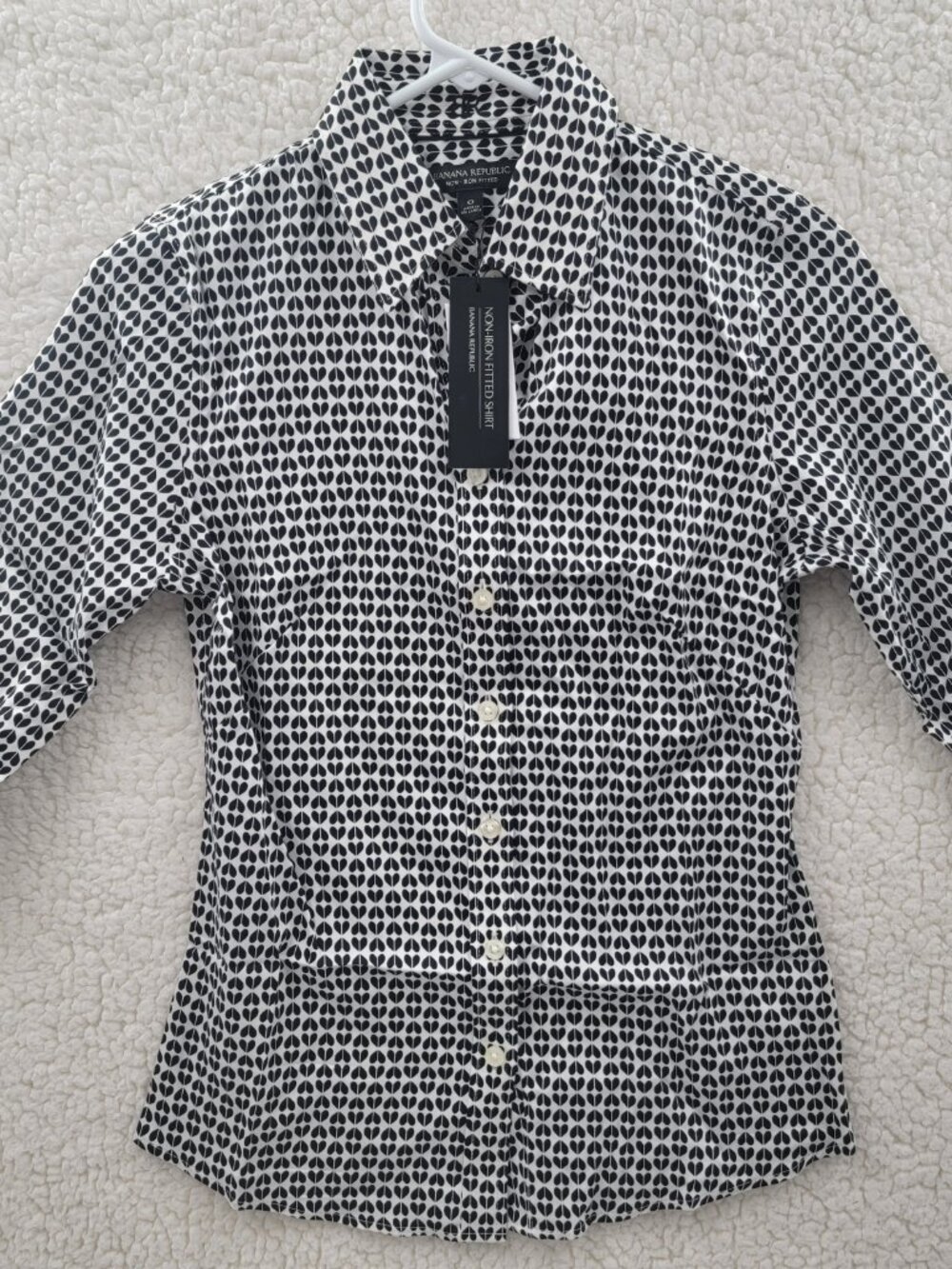 Banana Republic Women's Non-Iron Heart Print Button-Up Shirt Black/White Size 0